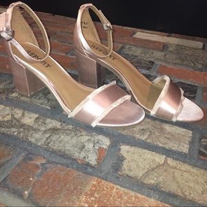 BRAND NEW NORDSTROM HEELS